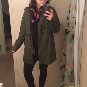 Green fall/spring light rain jacket